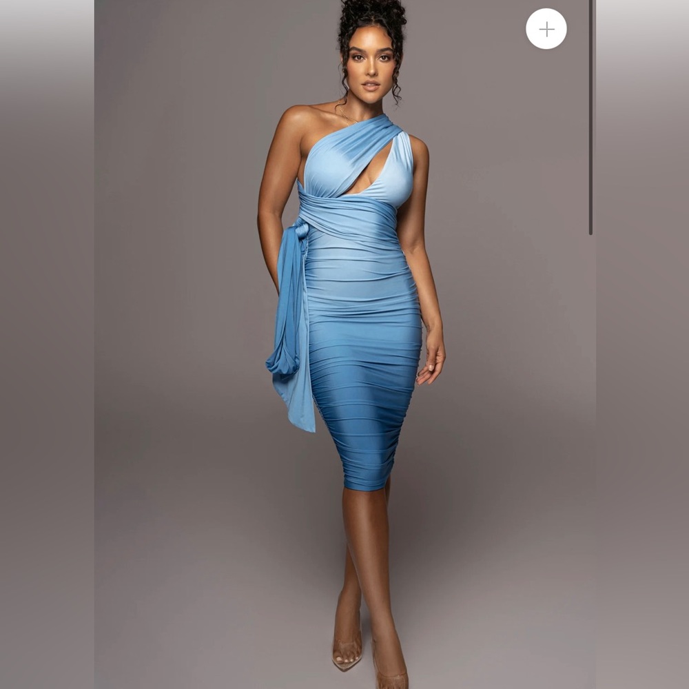 JLUX label blue dress size small. Worn 1x no flaws.